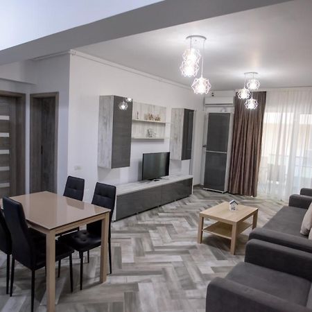 C&Y Zev Apartments 마마이아 외부 사진