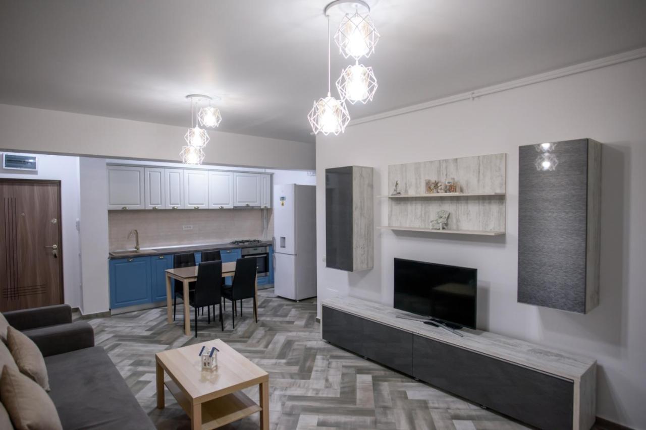 C&Y Zev Apartments 마마이아 외부 사진