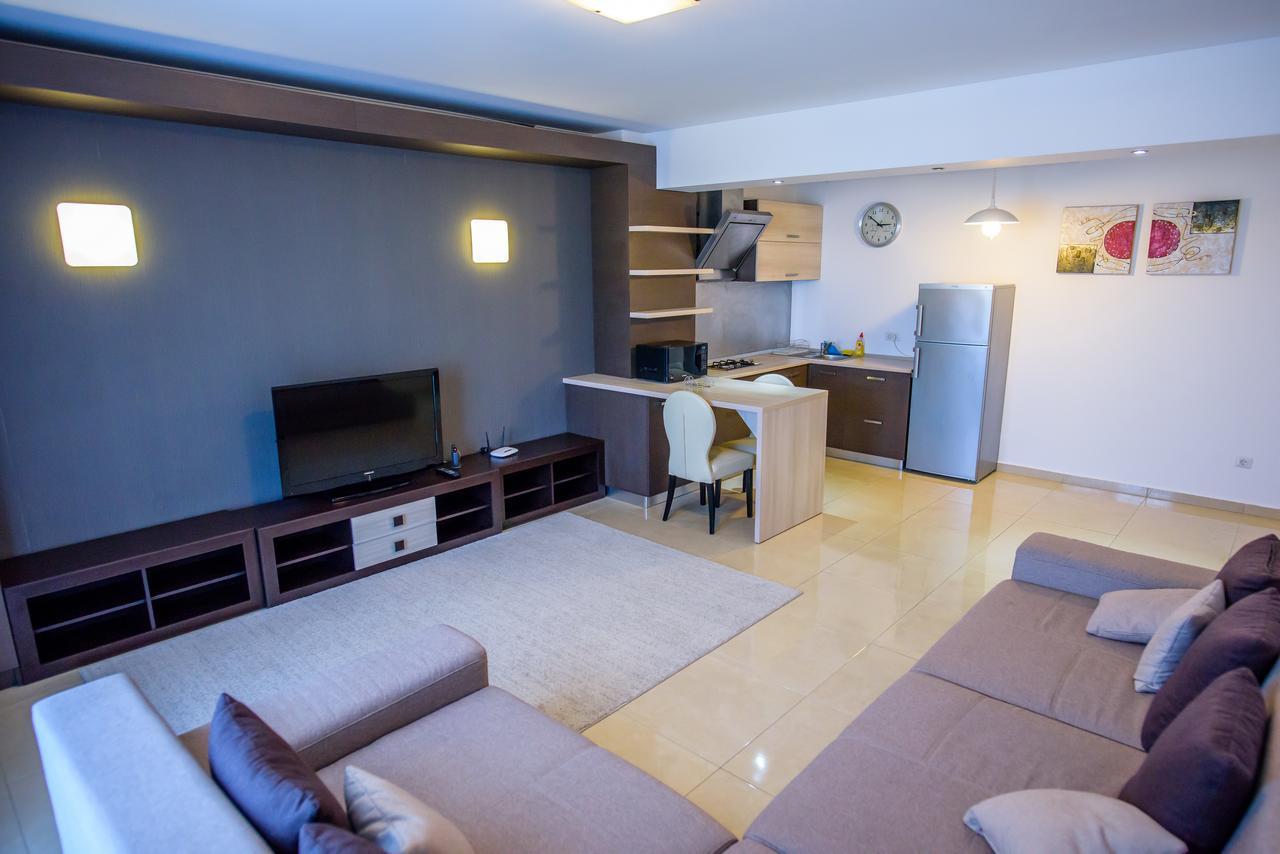 C&Y Zev Apartments 마마이아 외부 사진