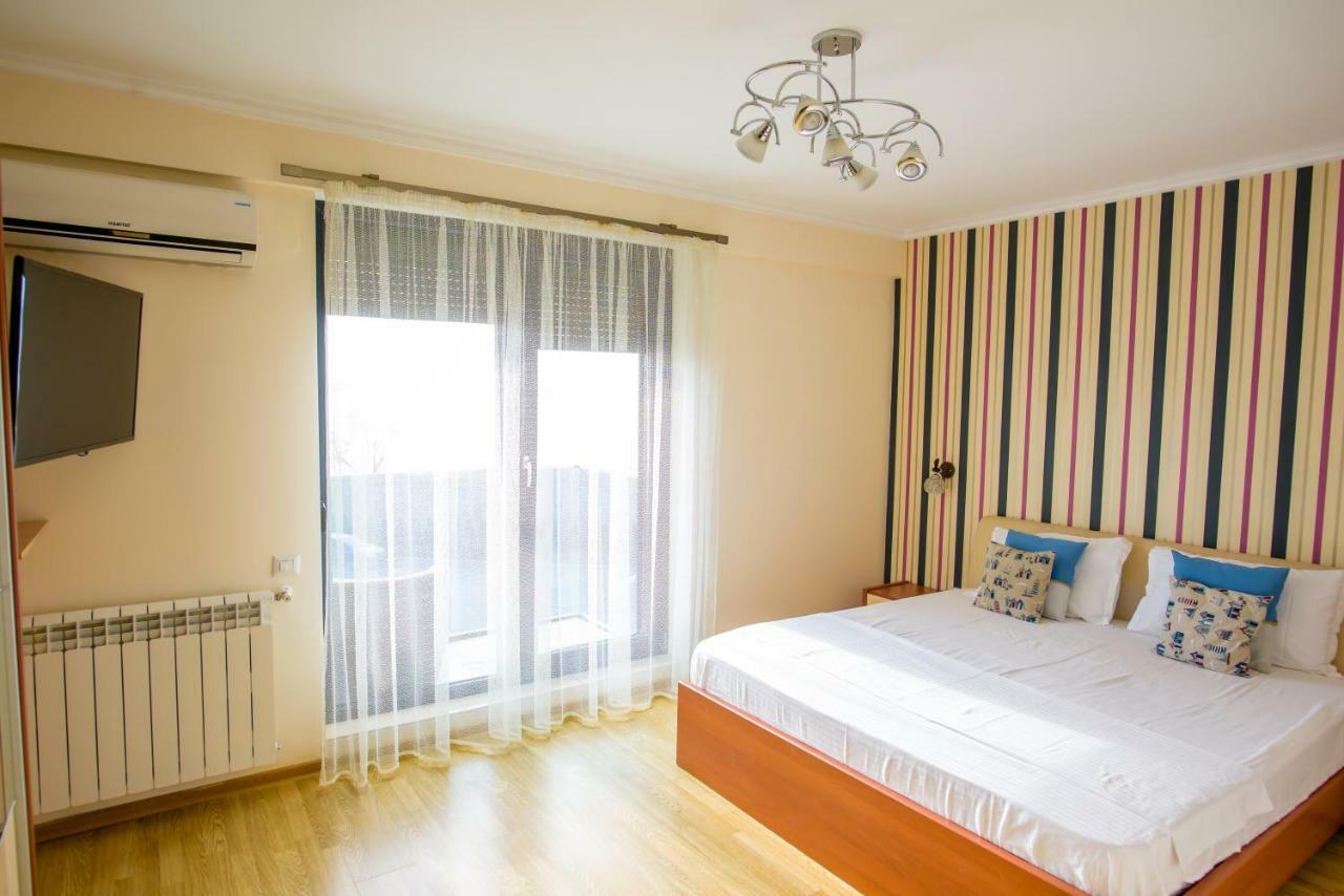 C&Y Zev Apartments 마마이아 외부 사진