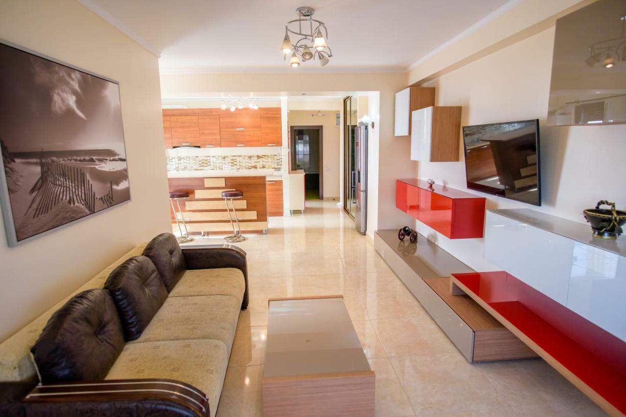 C&Y Zev Apartments 마마이아 외부 사진