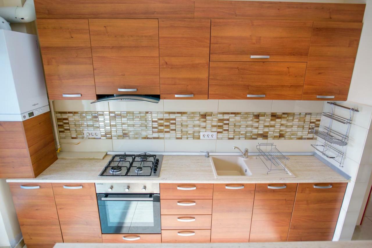 C&Y Zev Apartments 마마이아 외부 사진